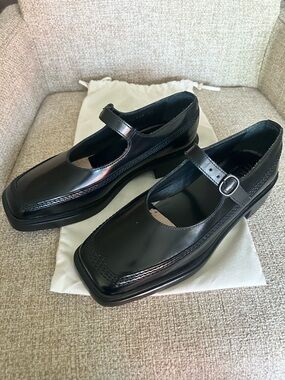 Hereu Women's Black Mary Jane Loafers